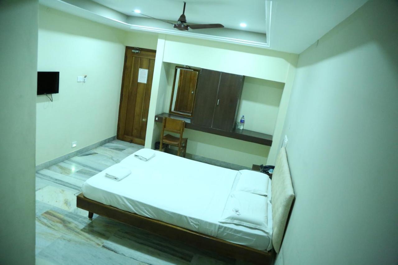 Hotel Chitra Tiruchirappalli Kültér fotó